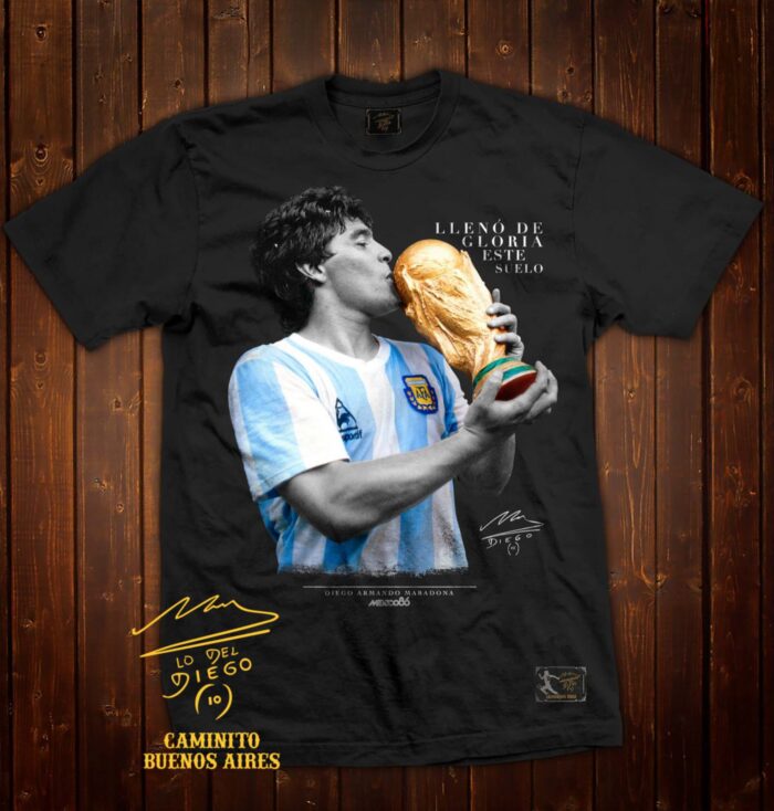 Remera LO DEL DIEGO "El Beso Sagrado" - Image 1
